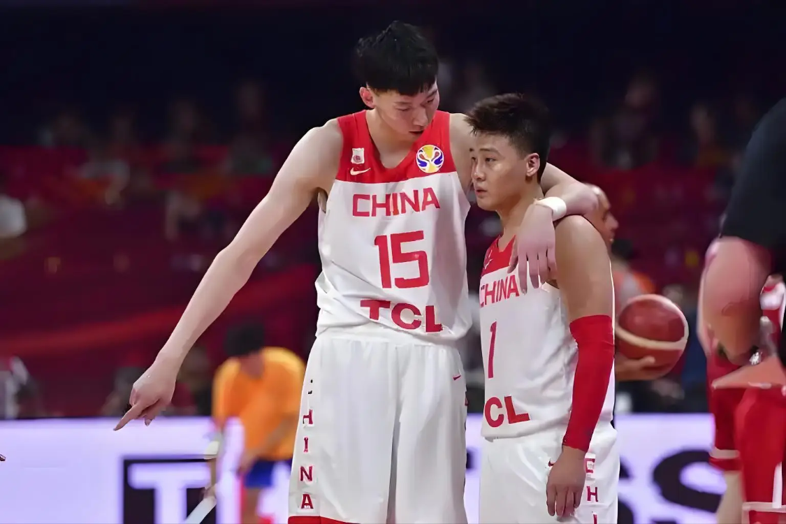 IM电竞官方网站-生日夜摆烂!周琦拿5分提前离场,把川队所剩不多的油都逼出来了