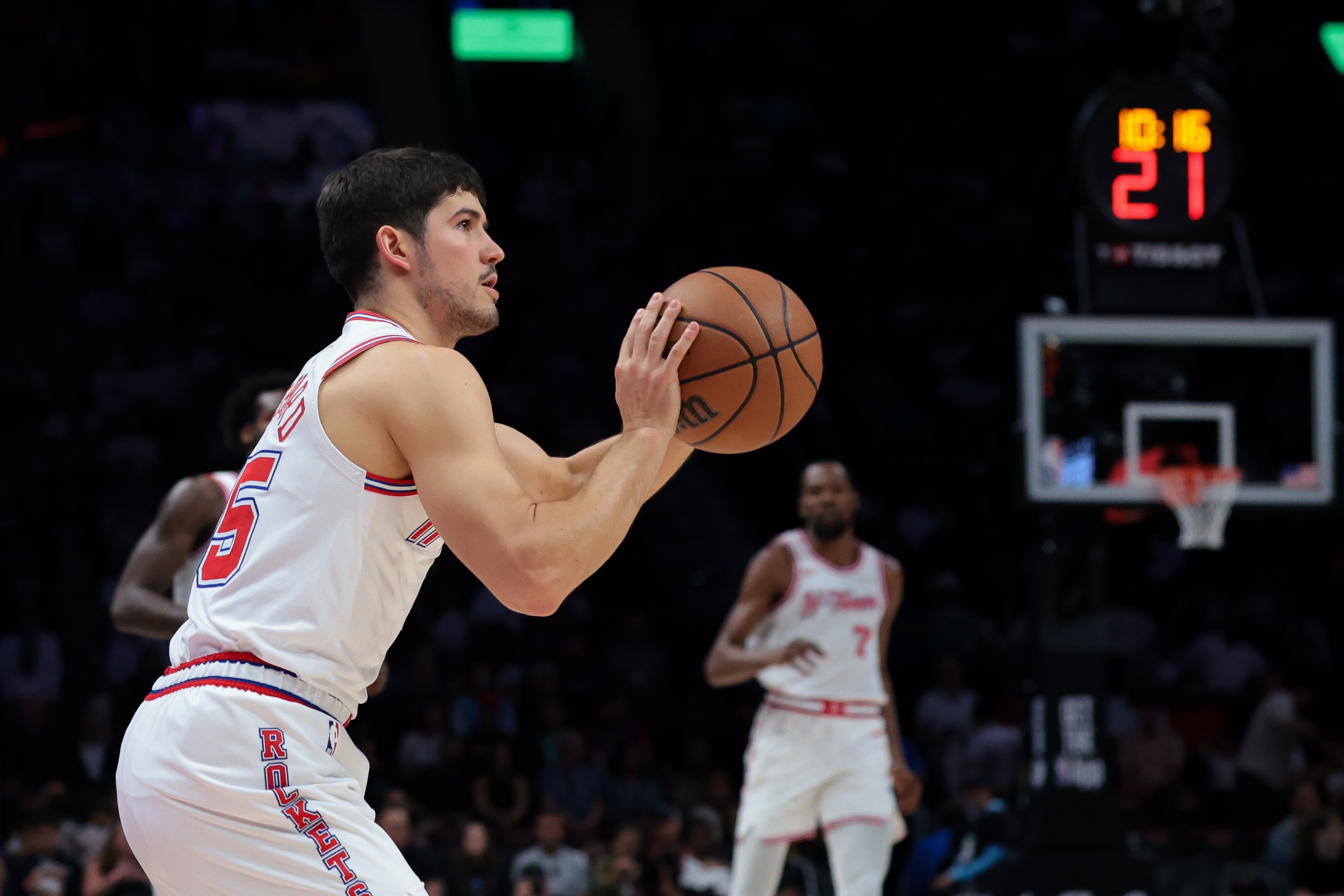 IM电竞官方网站-杜兰特谈谢泼德：投篮不顺的时候就要去做其他事 他今晚做到了