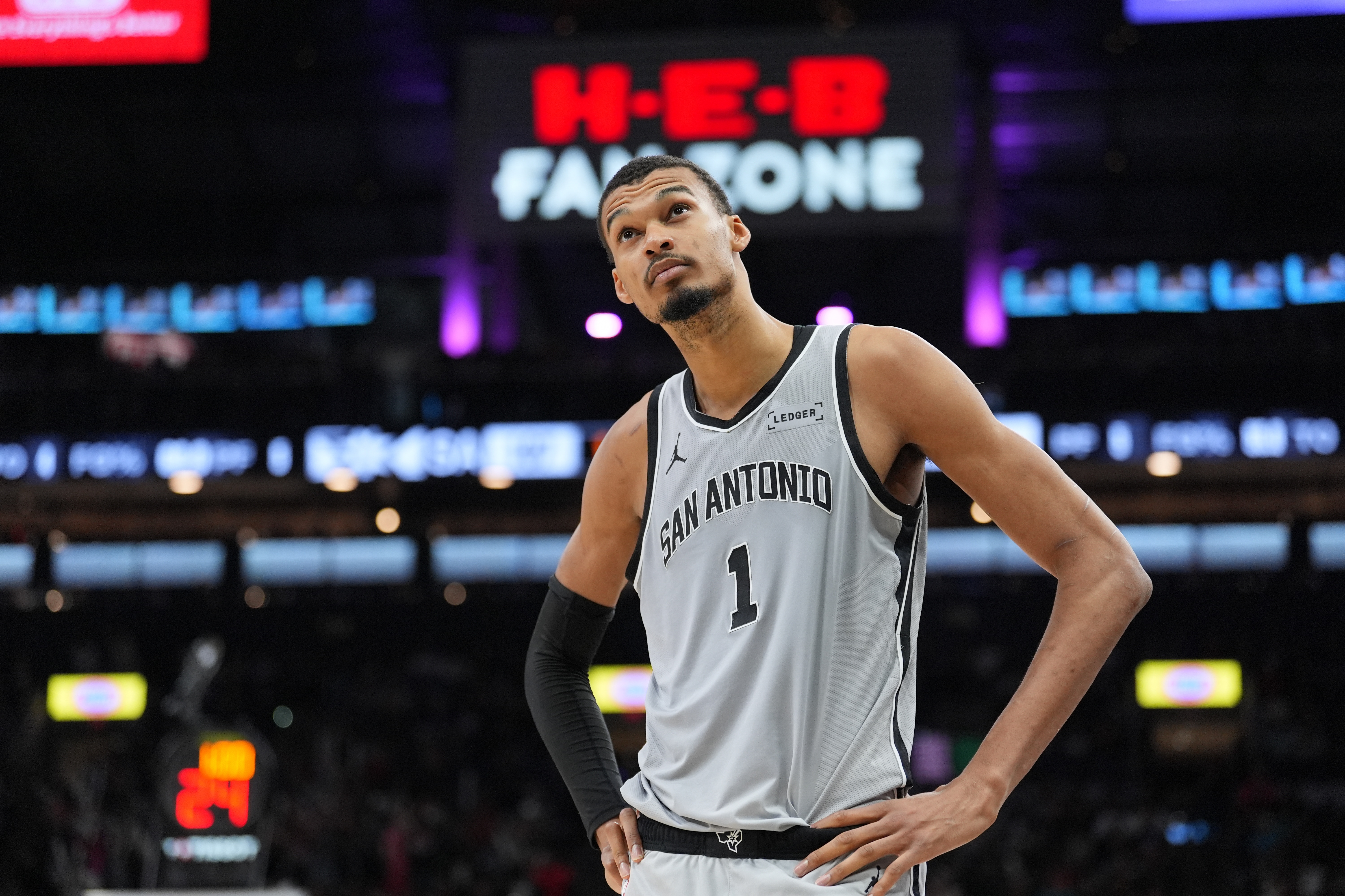 IM电竞APP-马刺2月以来16胜1负 进攻效率第1&amp;防守效率第2 7人当过单场得分王